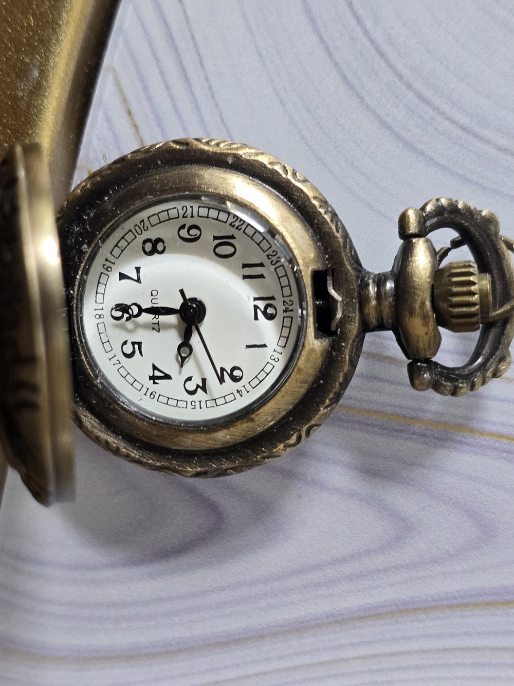 Vintage-Inspired Bronze Pocket Watch Pendant Necklace - Quartz Movement